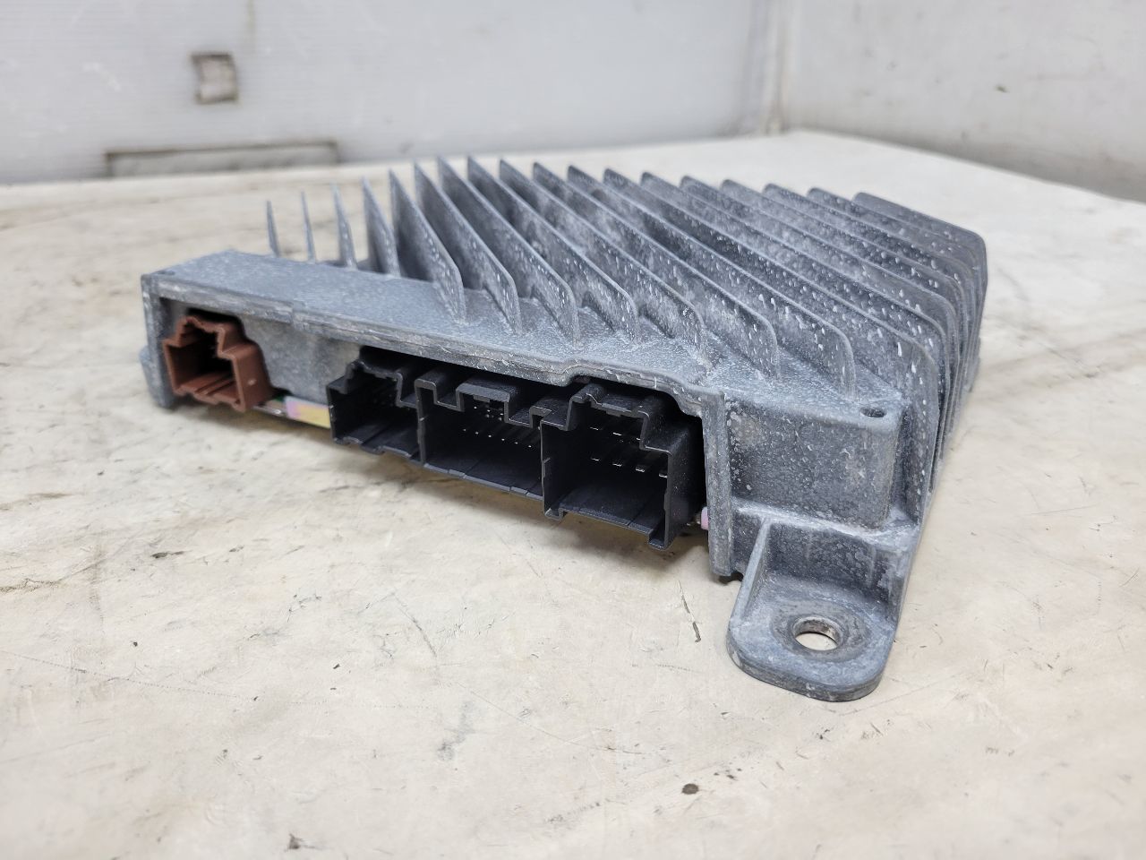 2019 ESCALADE BOSE AMP RADIO AMPLIFIER 84503465 32345 - image 6