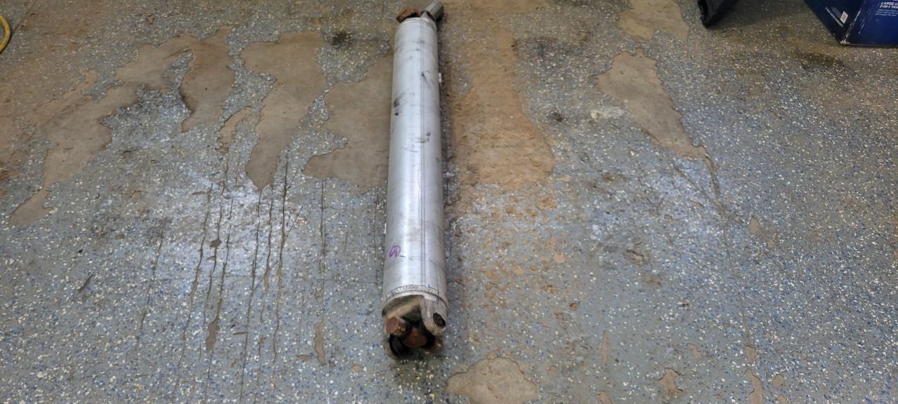 2019 ESCALADE 4WD REAR DRIVESHAFT 22K 84083947 32346 - image 1