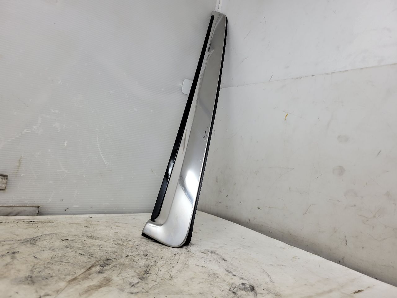 2019 ESCALADE LH C PILLAR CHROME MOLDING TRIM 32351 - image 2