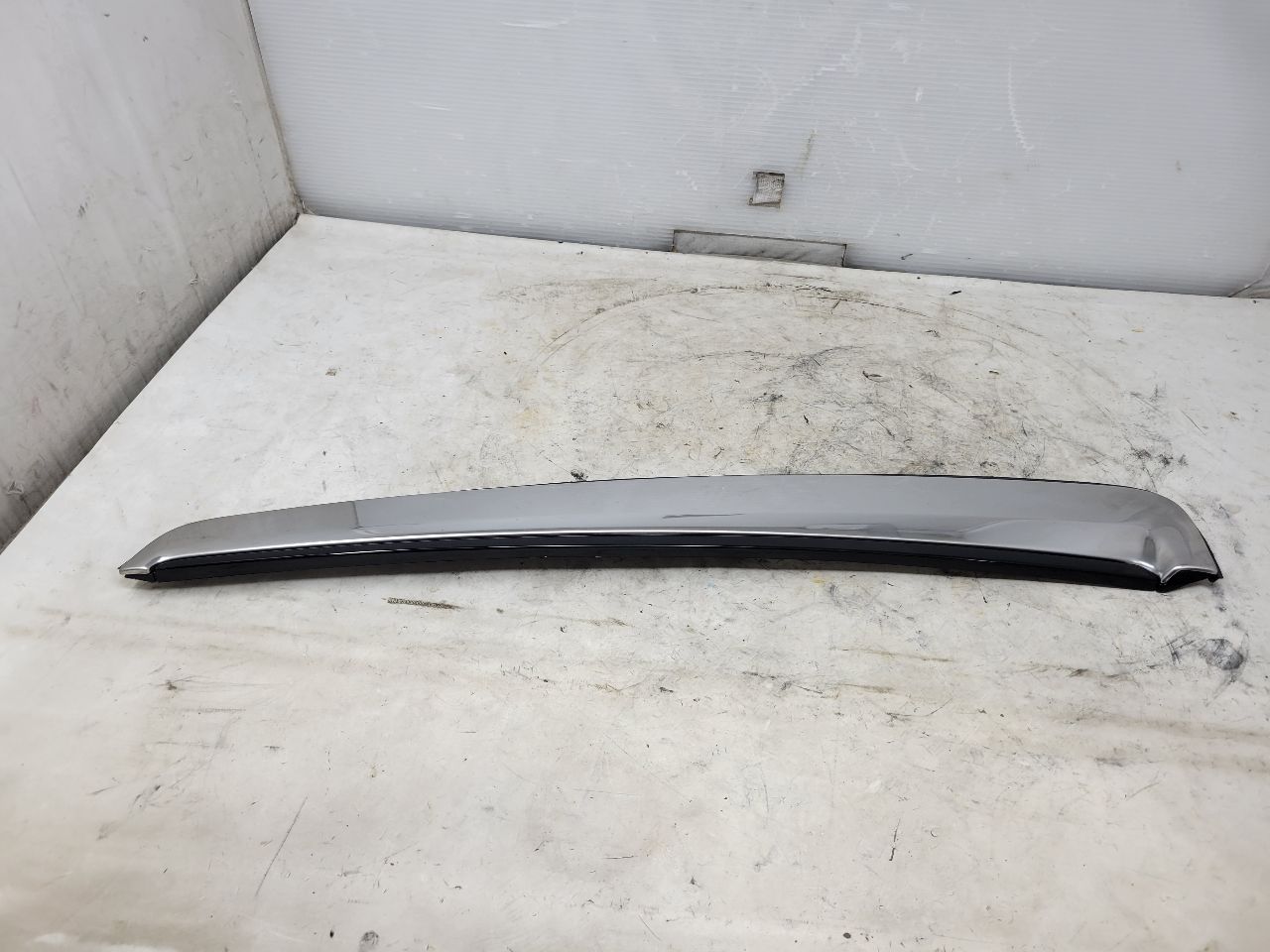 2019 ESCALADE LH C PILLAR CHROME MOLDING TRIM 32351 - image 6