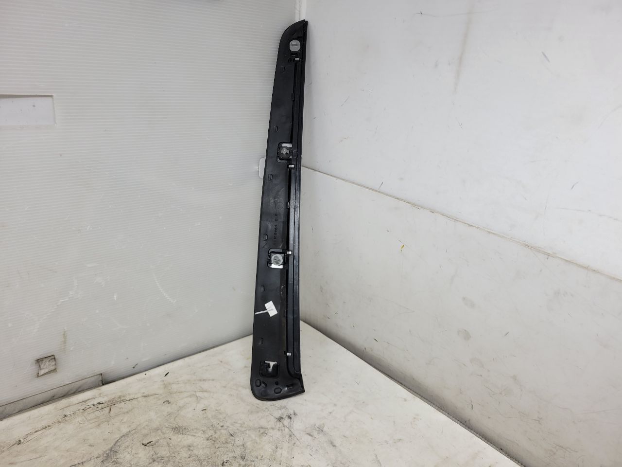 2019 ESCALADE LH C PILLAR CHROME MOLDING TRIM 32351 - image 7