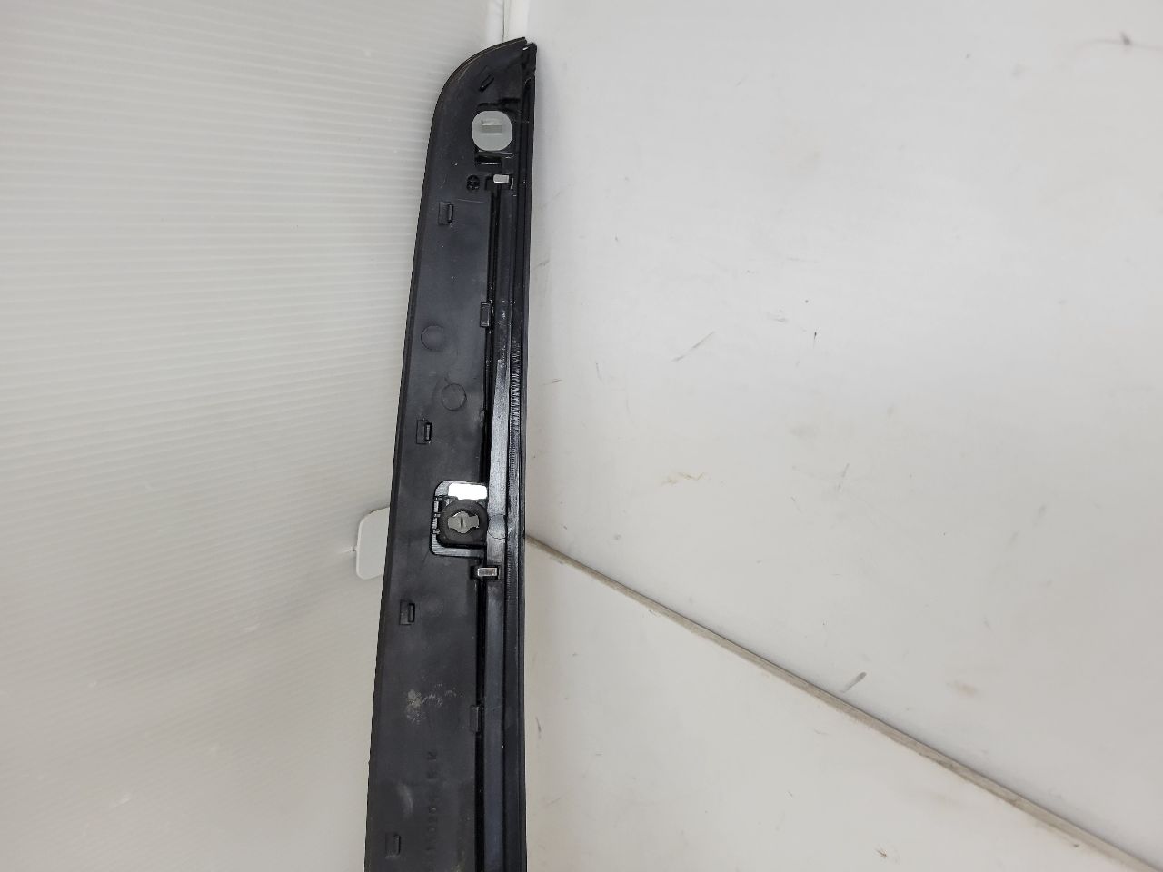 2019 ESCALADE LH C PILLAR CHROME MOLDING TRIM 32351 - image 8