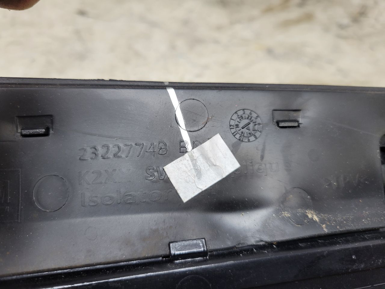 2019 ESCALADE LH C PILLAR CHROME MOLDING TRIM 32351 - image 11