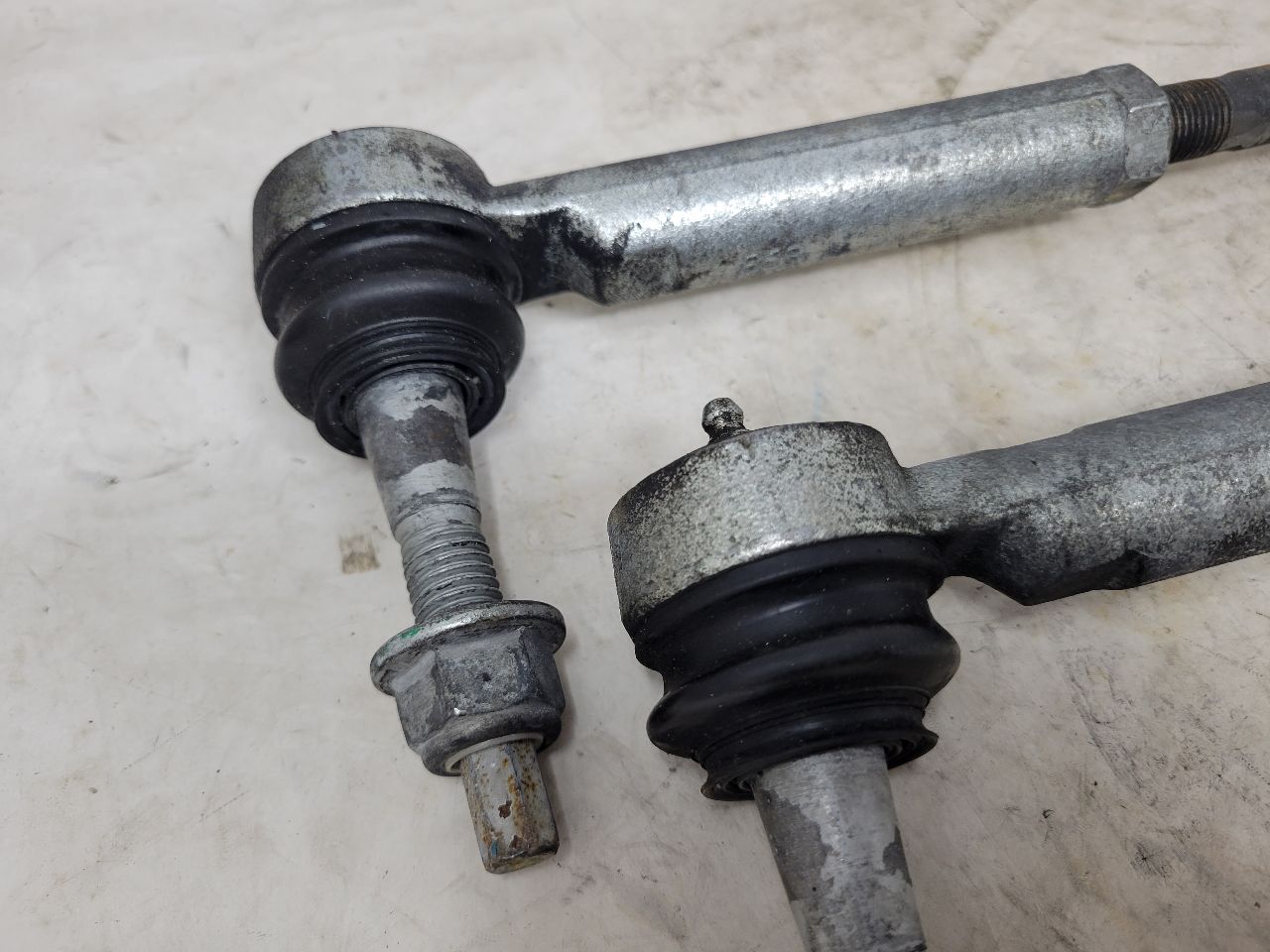 2019 ESCALADE INNER & OUTER TIE RODS PAIR 22K 32361 - image 4