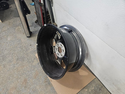 2019 ESCALADE 22x9 SILVER WHEEL NO INSERTS 32370 - image 7