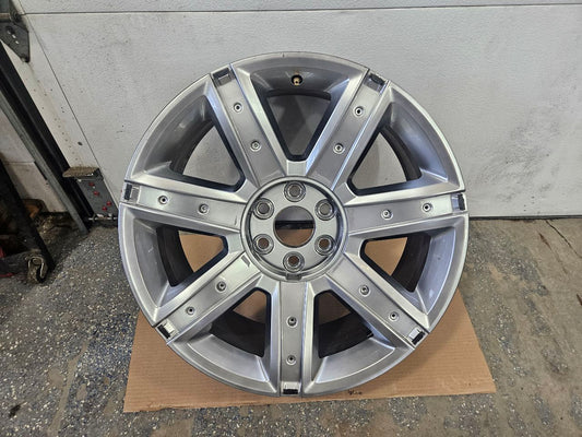 2019 ESCALADE 22x9 SILVER WHEEL NO INSERTS 32370 - image 1