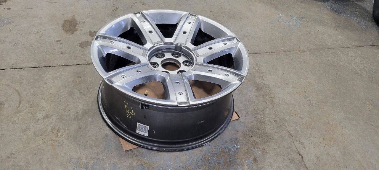2019 ESCALADE 22x9 SILVER WHEEL NO INSERTS 32372 - image 5