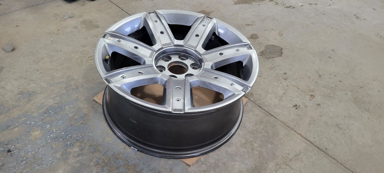 2019 ESCALADE 22x9 SILVER WHEEL NO INSERTS 32372 - image 6
