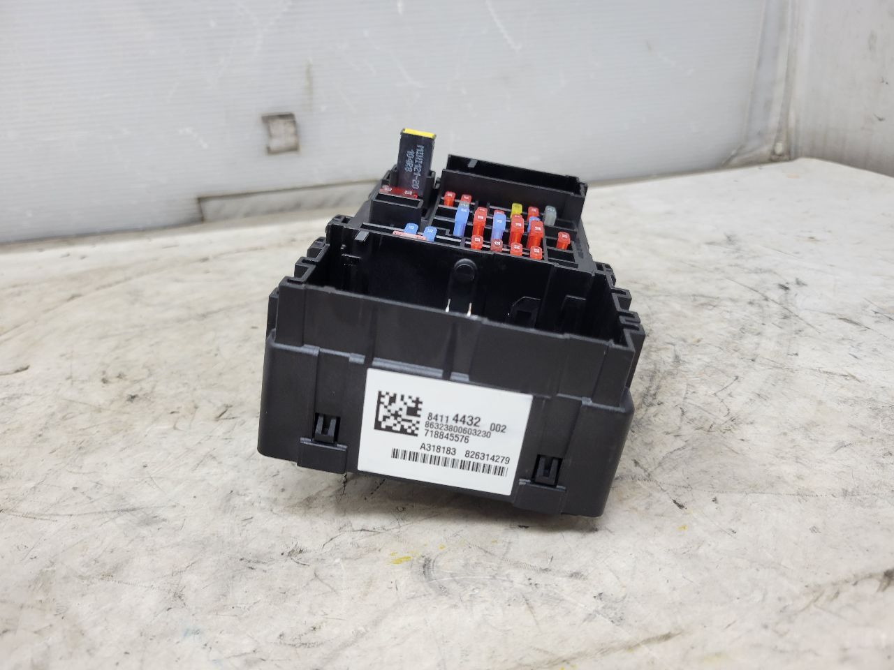 2019 ESCALADE DASH CABIN FUSE BOX 84114432 32384 - image 3