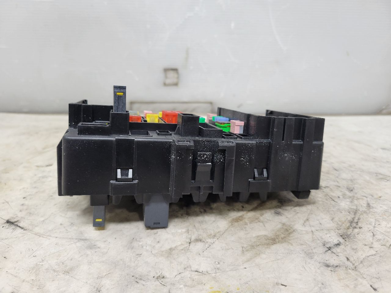 2019 ESCALADE DASH CABIN FUSE BOX 84114433 32385 - image 4