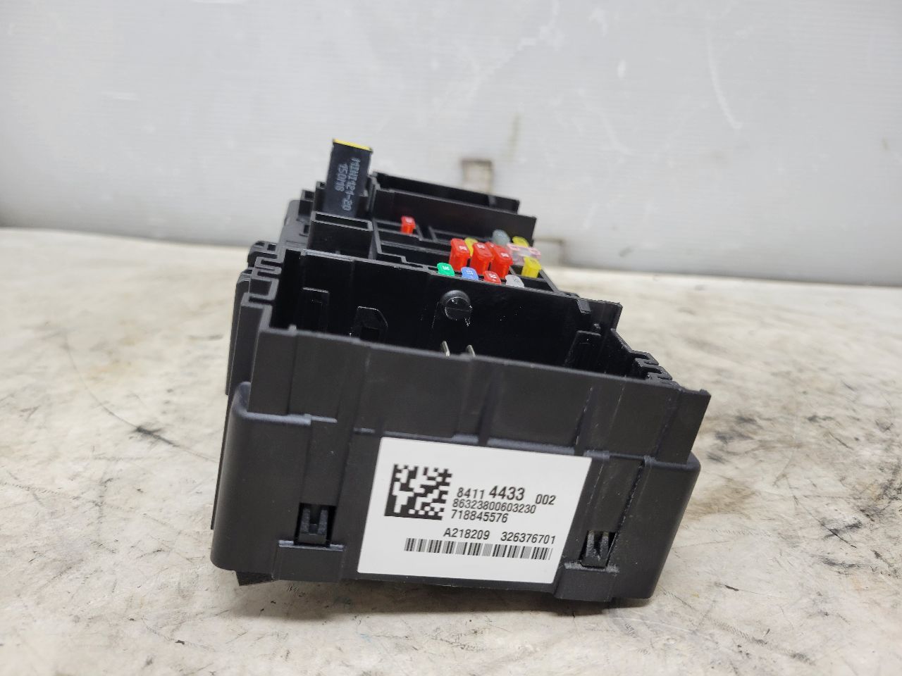 2019 ESCALADE DASH CABIN FUSE BOX 84114433 32385 - image 5
