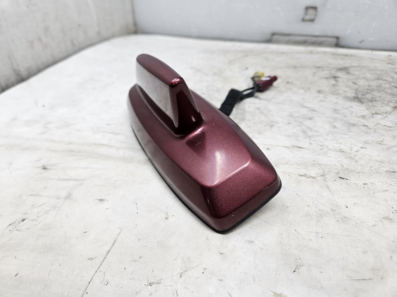 2019 ESCALADE SHARK FIN ANTENNA BLACK RED 84346806 32386 - image 3