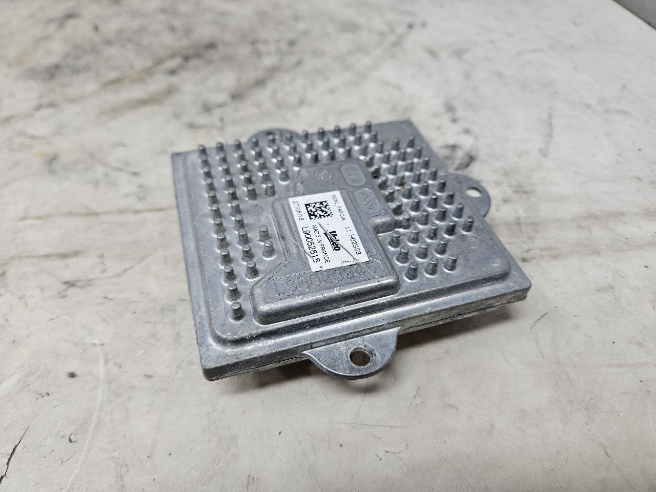 2019 ESCALADE DRL MARKER LIGHT MODULE L90052818 32403 - image 3