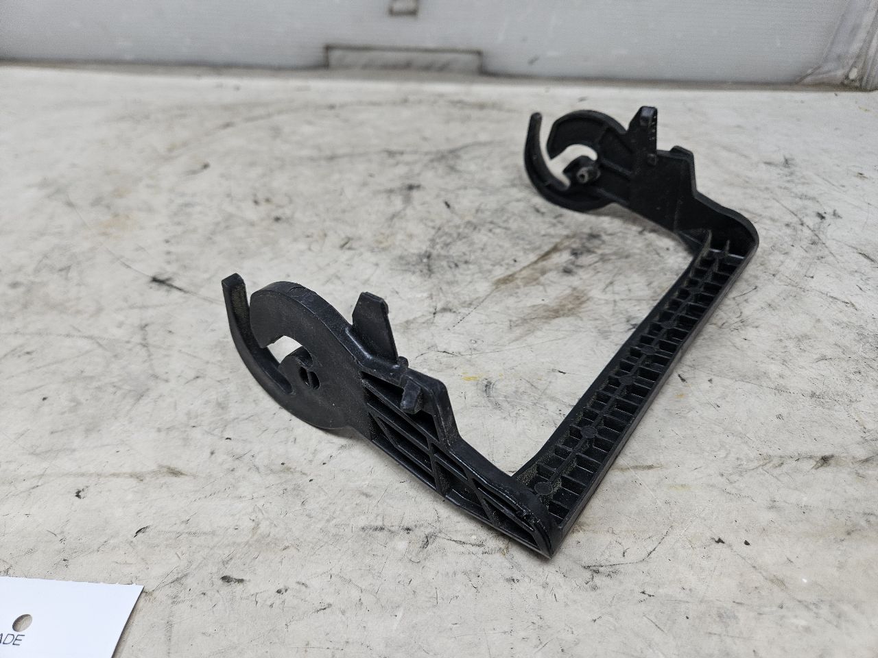 2019 ESCALADE FUSE BLOCK LOCKING HANDLE ONLY 32406 - image 8
