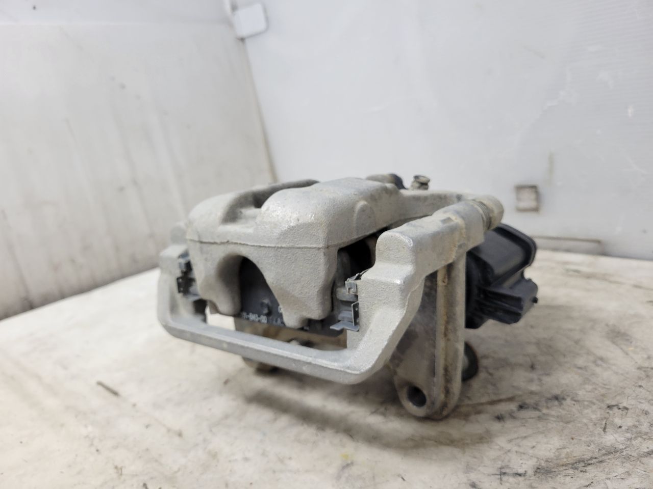 2022 SIERRA150 RH REAR CALIPER ELECTRIC PARK BRAKE 32421 - image 4