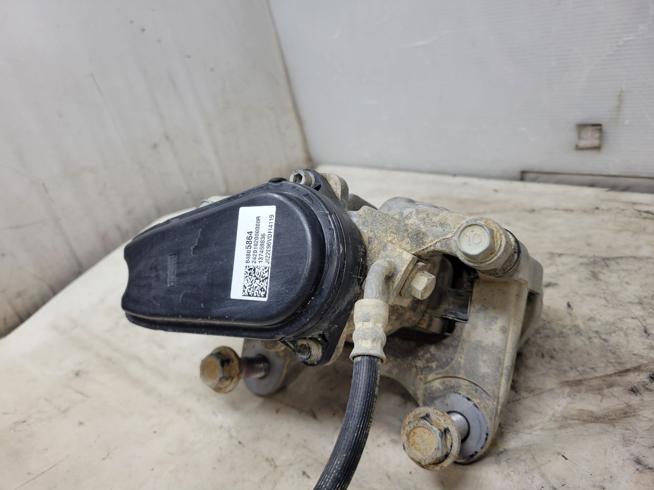 2022 SIERRA150 RH REAR CALIPER ELECTRIC PARK BRAKE 32421 - image 9