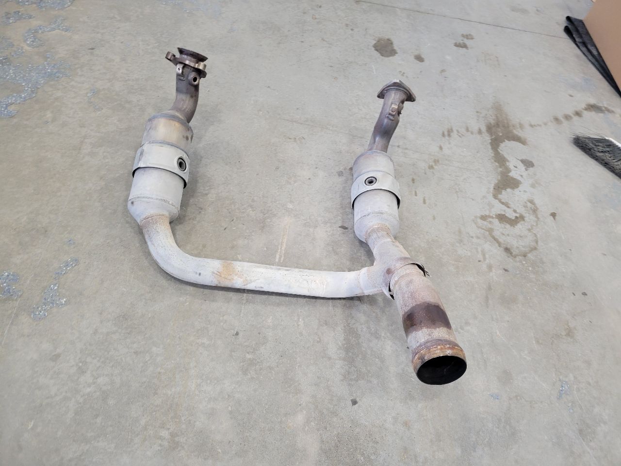 2020 SIERDEN15 6.2L L87 OEM EXHAUST Y PIPE 65K MILES 32446 - image 8