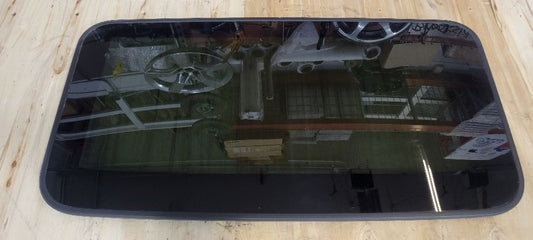 2019 ESCALADE OEM SUN MOON ROOF GLASS ONLY 32451 - image 1