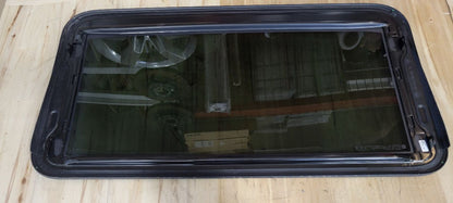 2019 ESCALADE OEM SUN MOON ROOF GLASS ONLY 32451 - image 7