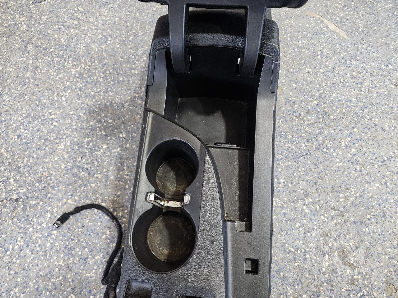 2019 CAMARO CENTER CONSOLE BLACK MANUAL TRANS 32461 - image 3