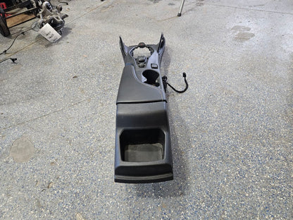 2019 CAMARO CENTER CONSOLE BLACK MANUAL TRANS 32461 - image 4