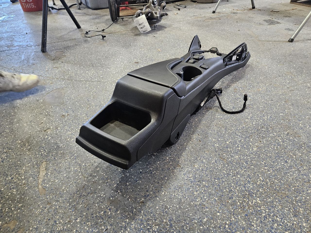 2019 CAMARO CENTER CONSOLE BLACK MANUAL TRANS 32461 - image 6