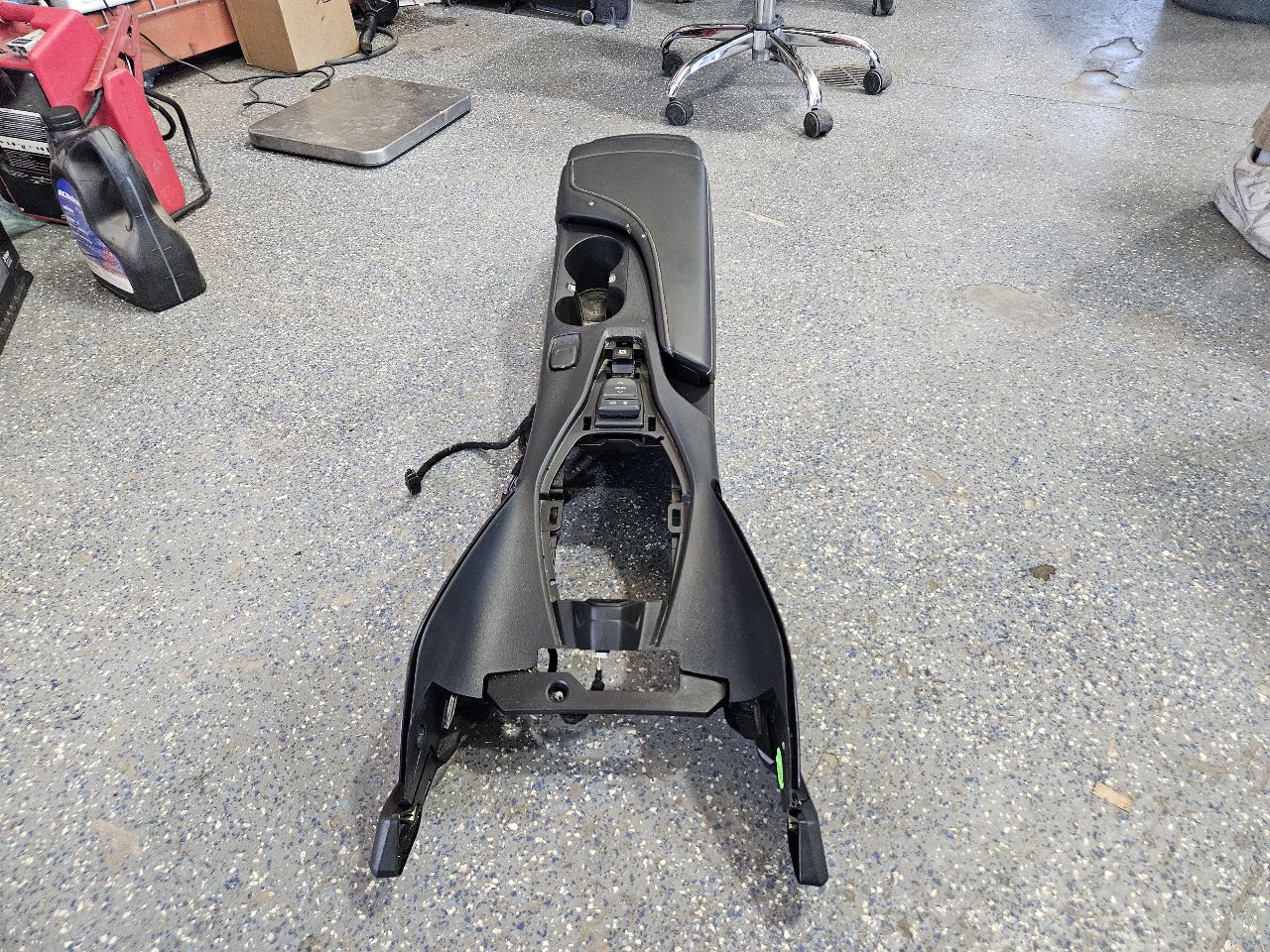 2019 CAMARO CENTER CONSOLE BLACK MANUAL TRANS 32461 - image 8