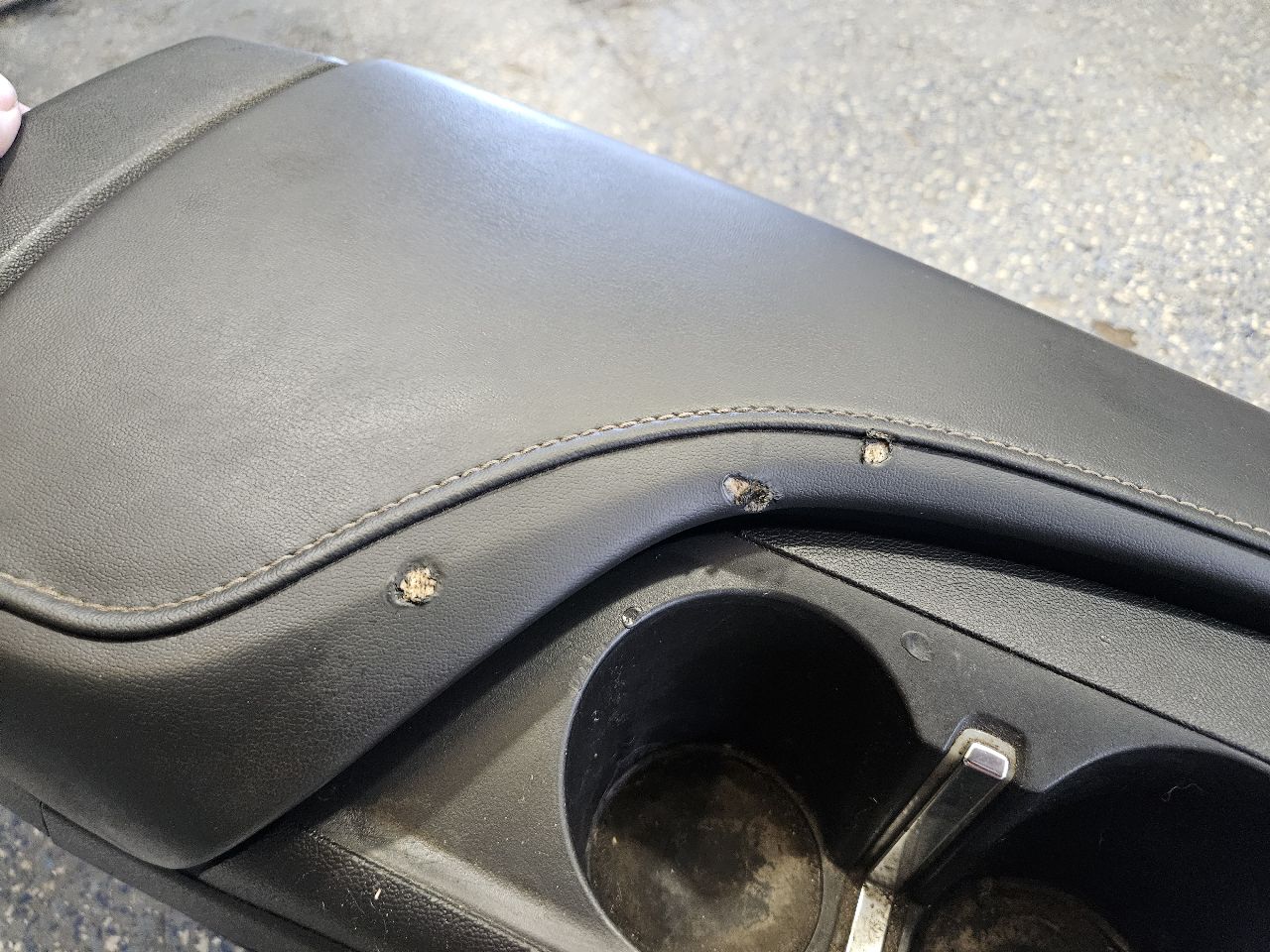 2019 CAMARO CENTER CONSOLE BLACK MANUAL TRANS 32461 - image 13