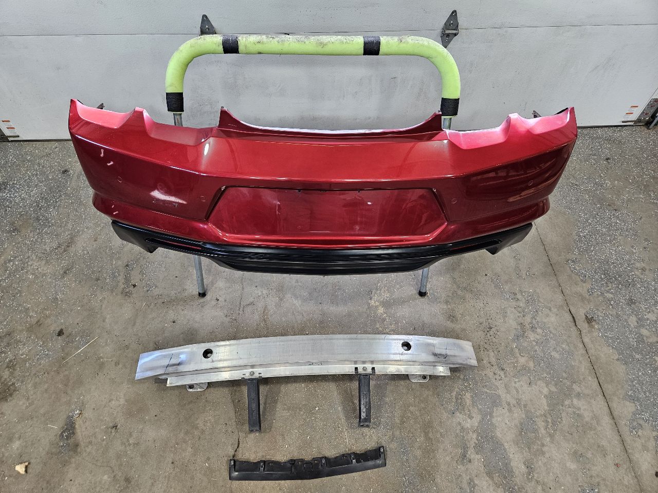 2019 CAMARO SS REAR BUMPER QUAD OUTLET RED G7E 32462 - image 2