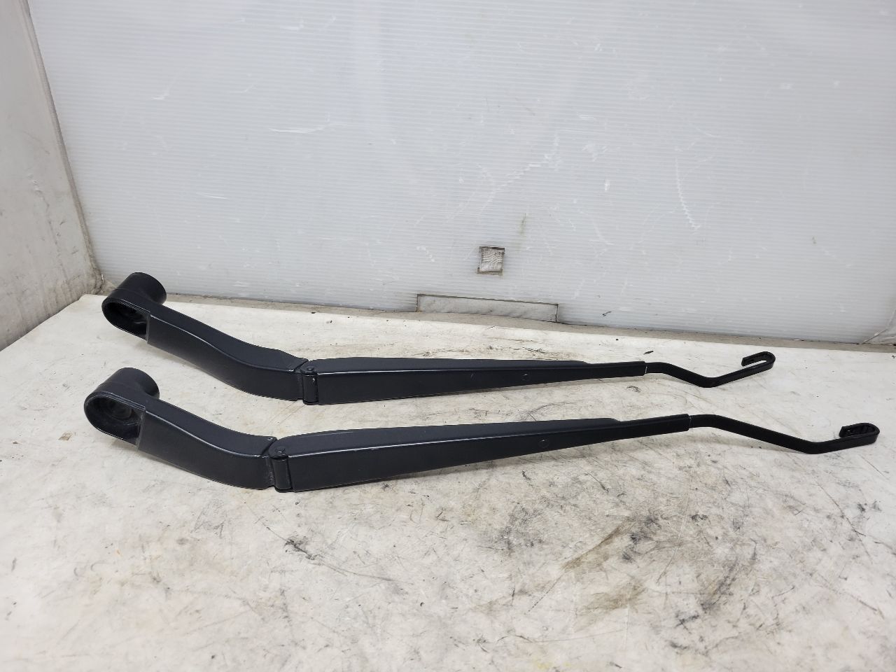 2019 CAMARO WINDSHIELD WIPER ARMS PAIR LH RH 32471 - image 4