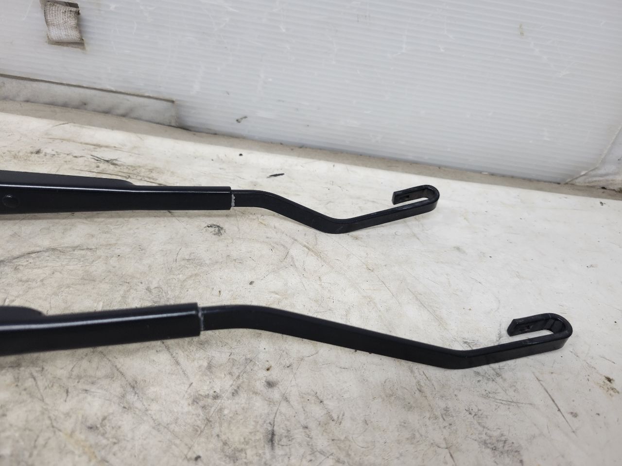 2019 CAMARO WINDSHIELD WIPER ARMS PAIR LH RH 32471 - image 5