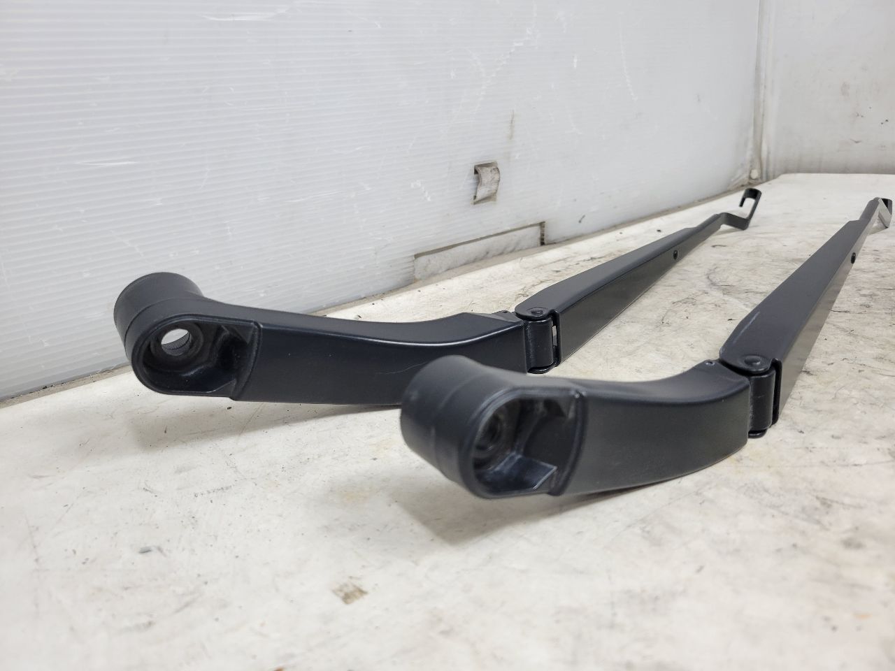 2019 CAMARO WINDSHIELD WIPER ARMS PAIR LH RH 32471 - image 7