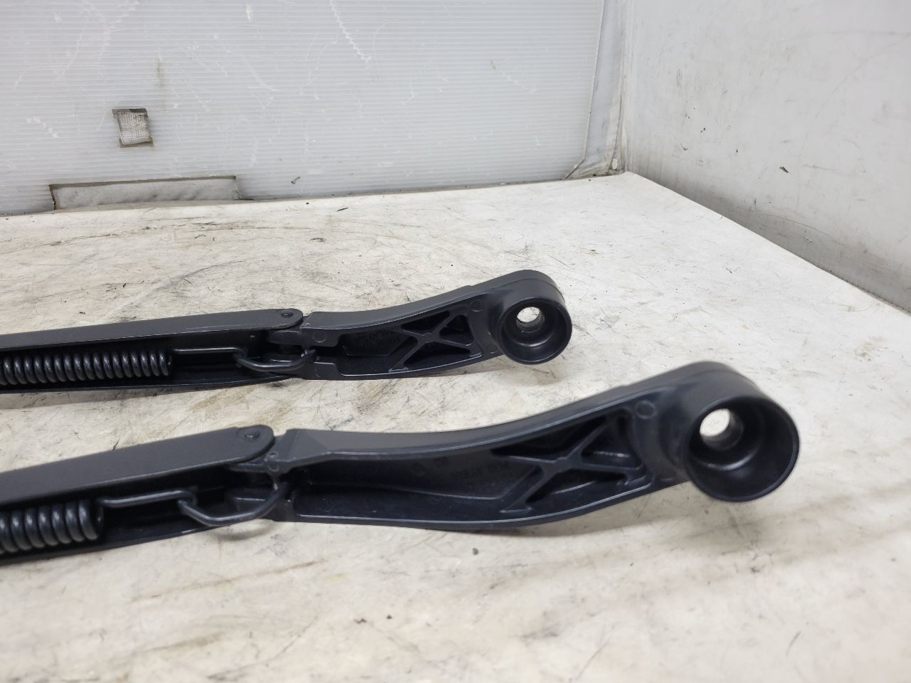 2019 CAMARO WINDSHIELD WIPER ARMS PAIR LH RH 32471 - image 9