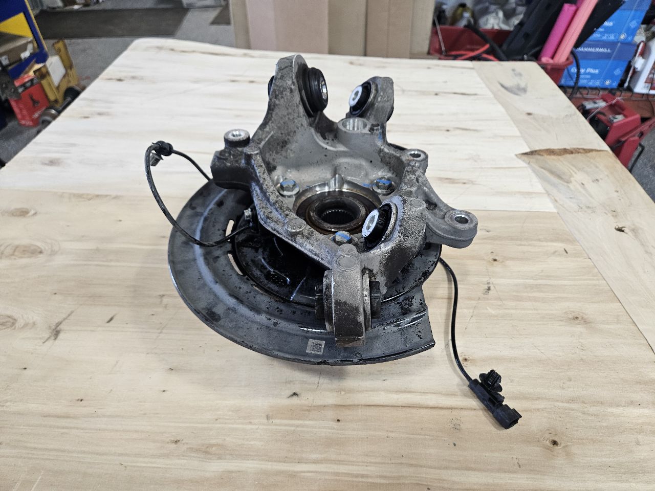2019 CAMARO RH PASSENGER REAR SPINDLE SS 1LE 19K 32475 - image 2