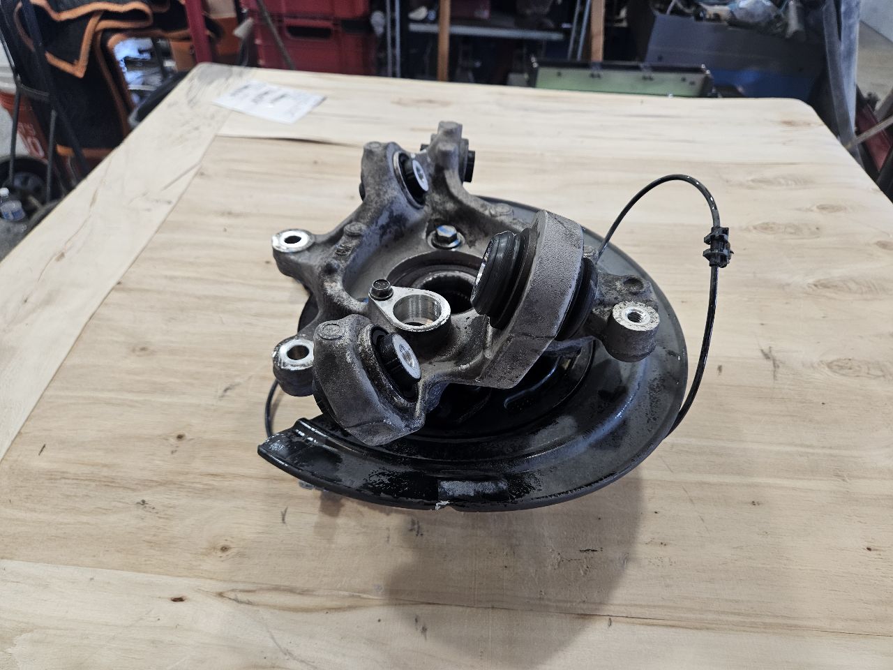 2019 CAMARO RH PASSENGER REAR SPINDLE SS 1LE 19K 32475 - image 3