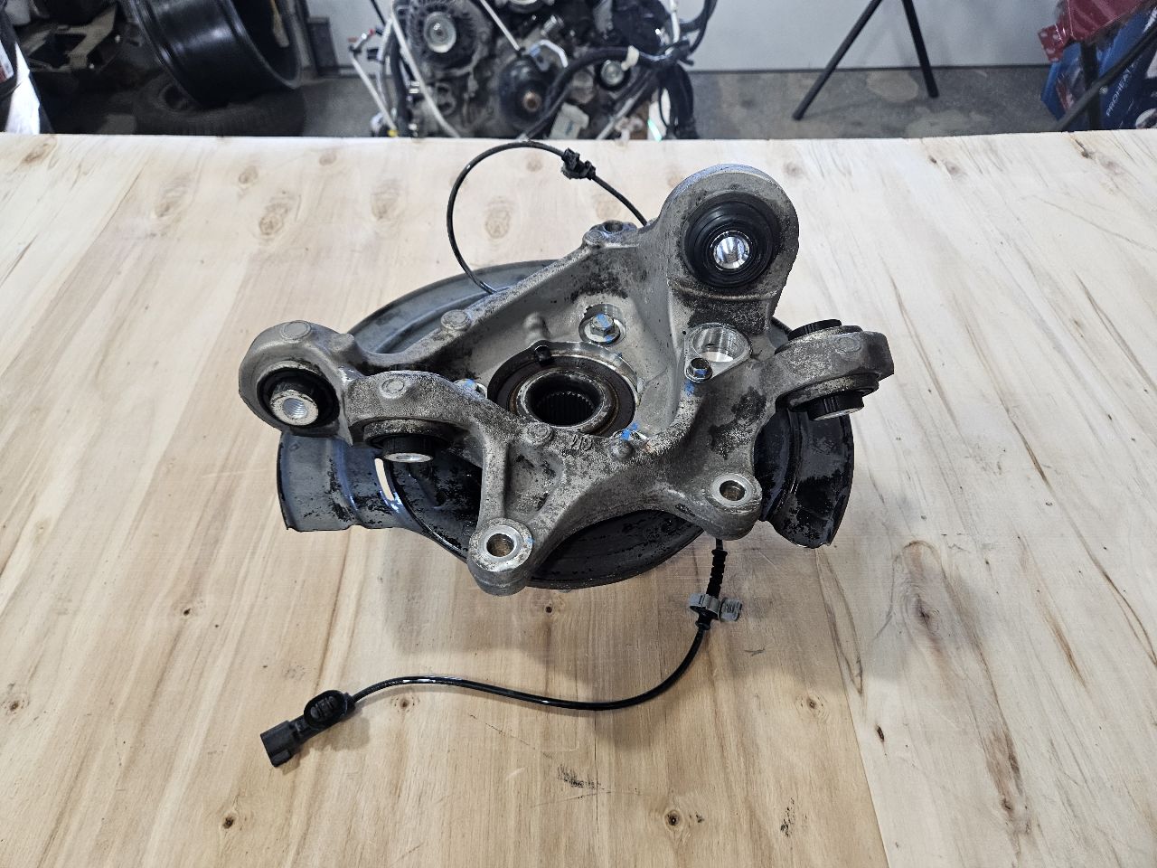 2019 CAMARO RH PASSENGER REAR SPINDLE SS 1LE 19K 32475 - image 6