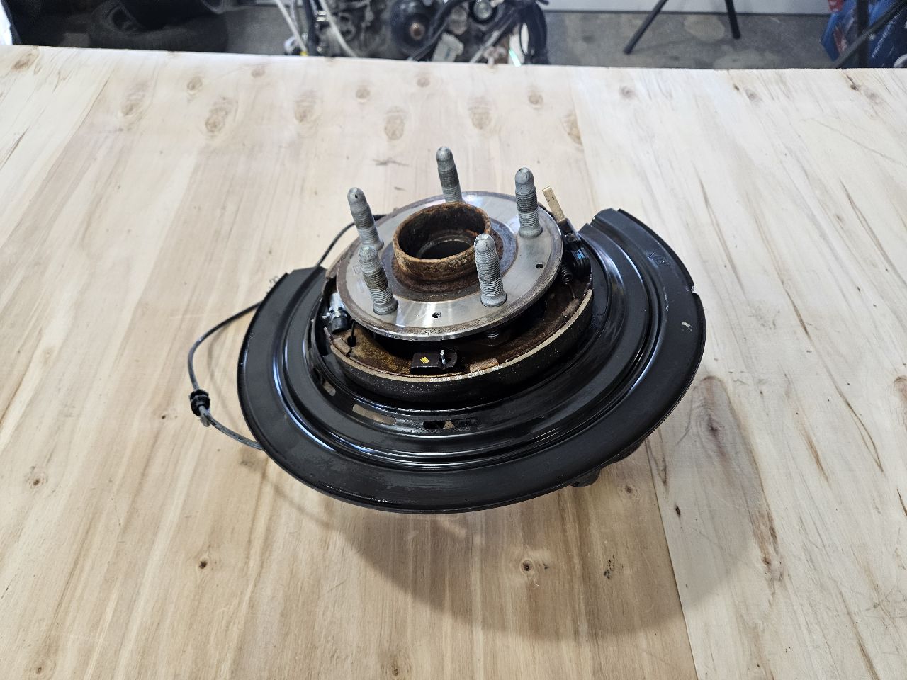 2019 CAMARO RH PASSENGER REAR SPINDLE SS 1LE 19K 32475 - image 9