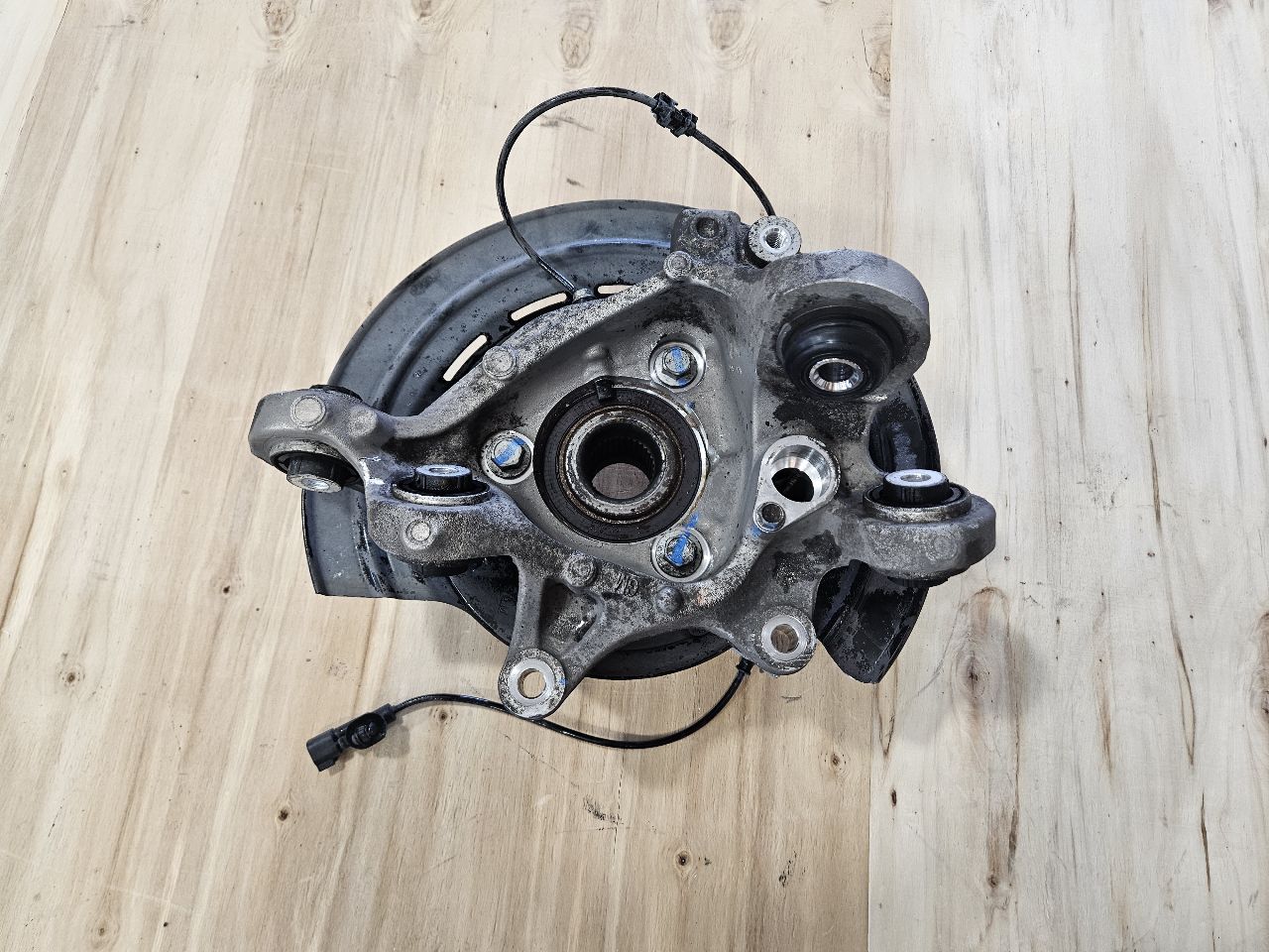 2019 CAMARO RH PASSENGER REAR SPINDLE SS 1LE 19K 32475 - image 10