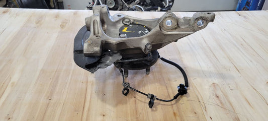 2019 CAMARO LH DRIVER FRONT SPINDLE W/HUB 19K 32476 - image 1