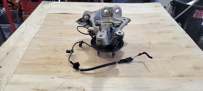 2019 CAMARO LH DRIVER FRONT SPINDLE W/HUB 19K 32476 - image 2