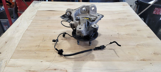 2019 CAMARO LH DRIVER FRONT SPINDLE W/HUB 19K 32476 - image 2