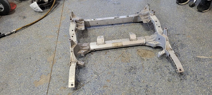 2019 CAMARO 6.2L FRONT ENGINE SUSPENSION CRADLE 32479 - image 2