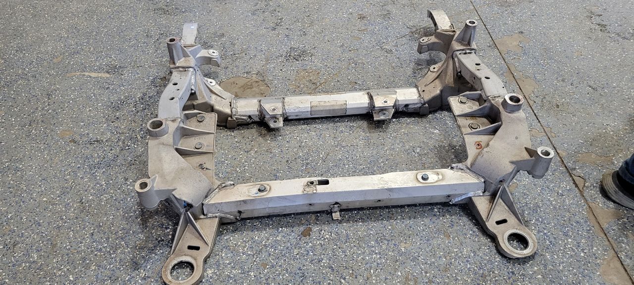 2019 CAMARO 6.2L FRONT ENGINE SUSPENSION CRADLE 32479 - image 4