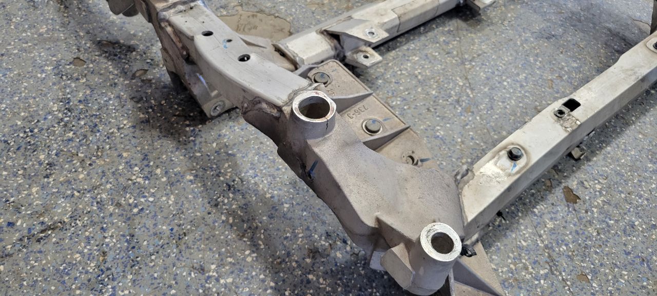 2019 CAMARO 6.2L FRONT ENGINE SUSPENSION CRADLE 32479 - image 8