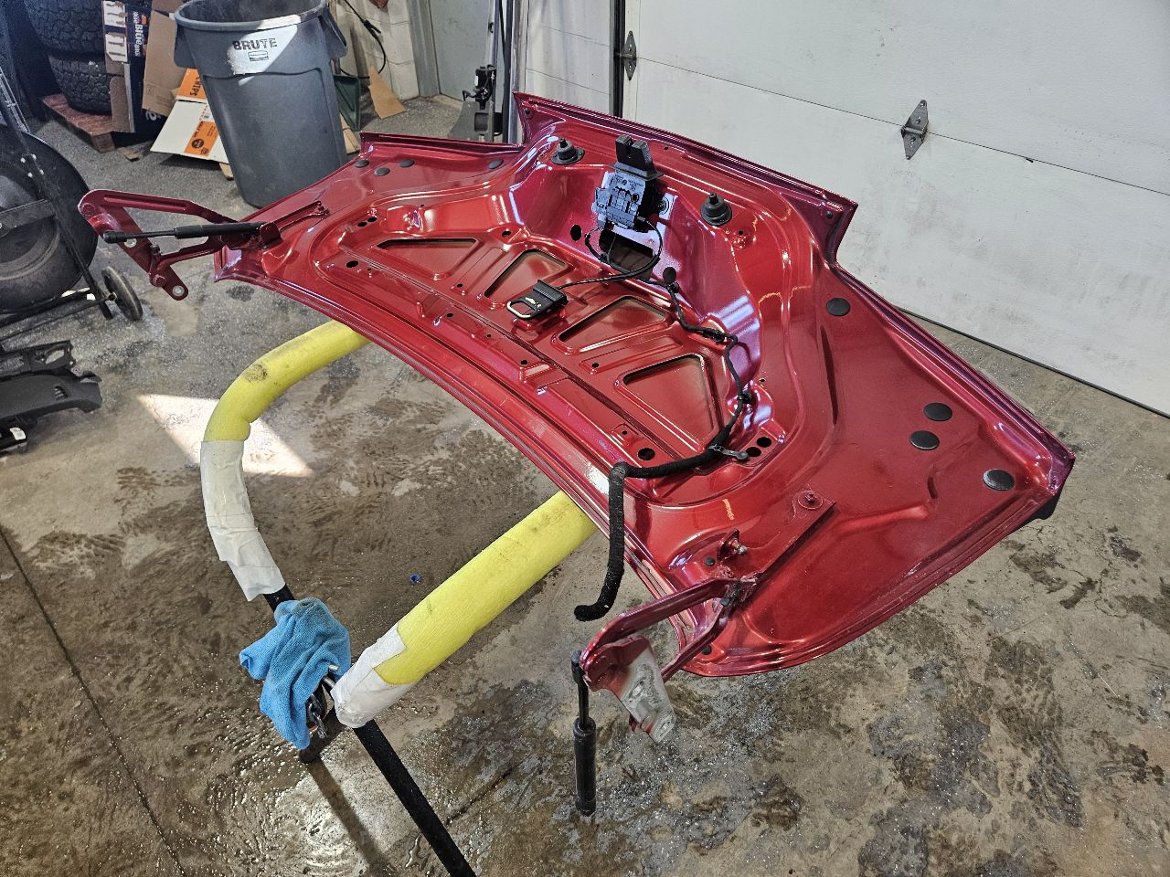 2019 CAMARO DECKLID W/1LE SPOILER RED G7E 32481 - image 4