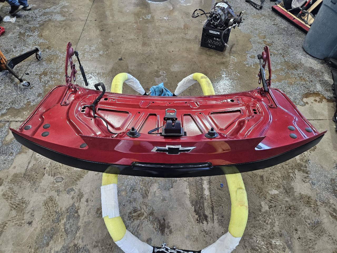 2019 CAMARO DECKLID W/1LE SPOILER RED G7E 32481 - image 5