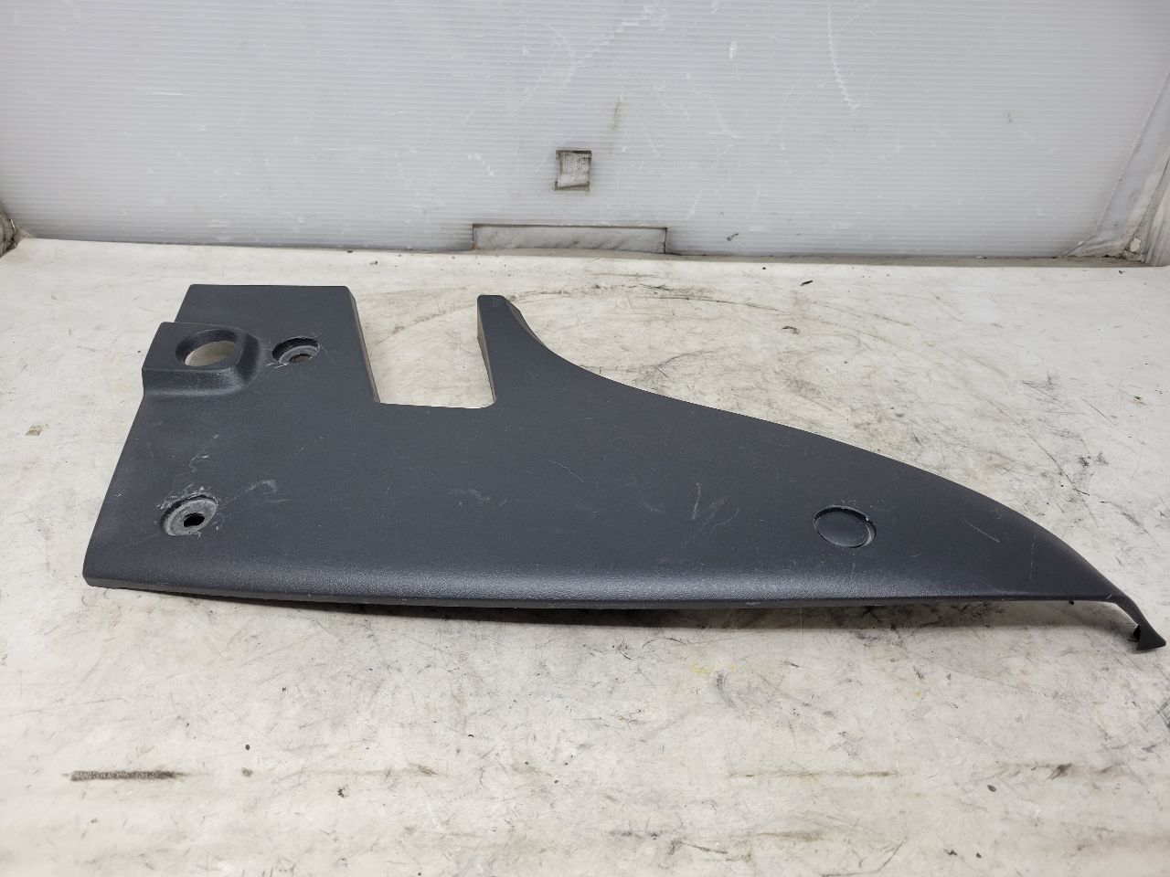 2019 CAMARO LH TAIL LAMP COVER FILLER PANEL 32483 - image 1