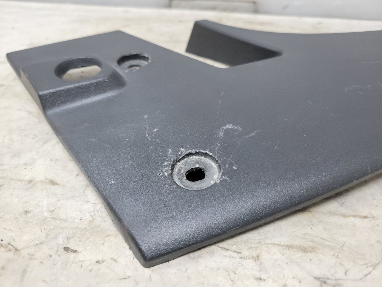 2019 CAMARO LH TAIL LAMP COVER FILLER PANEL 32483 - image 8
