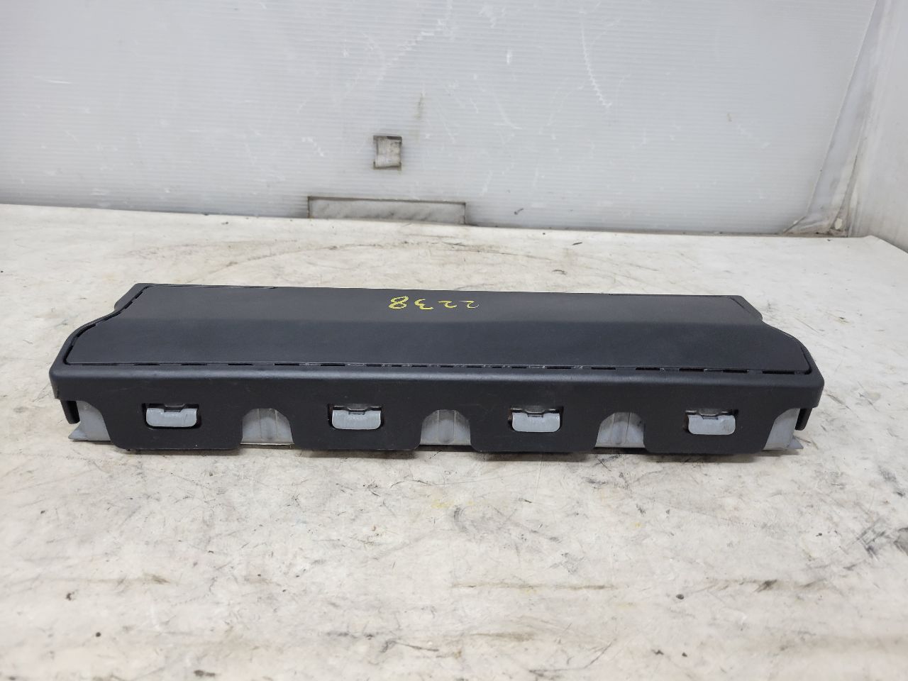 2019 CAMARO RH PASSENGER KNEE BAG 84081261 32484 - image 2
