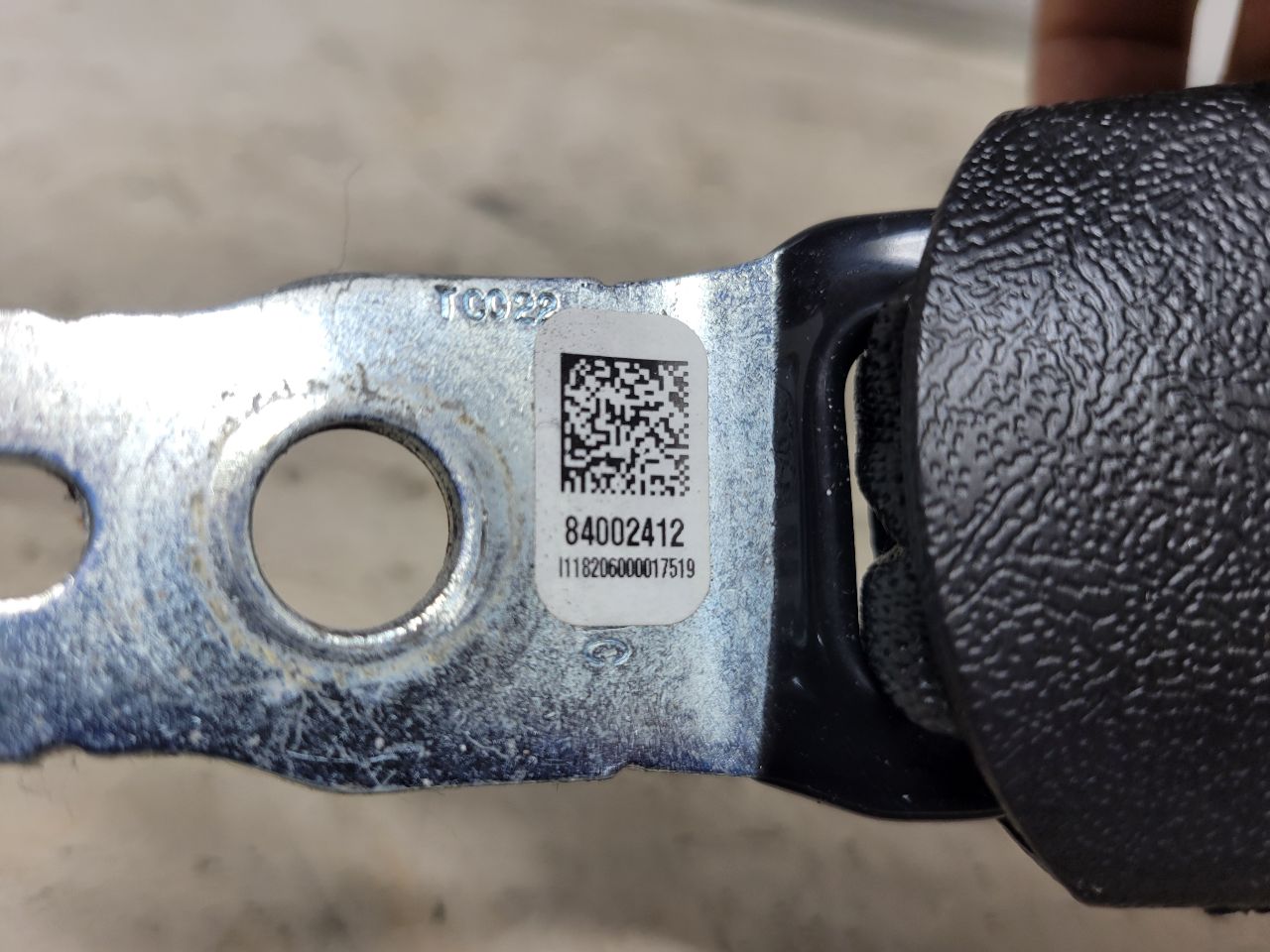 2019 CAMARO REAR SEAT BELT BUCKLE LH RH 84002412 32489 - image 7